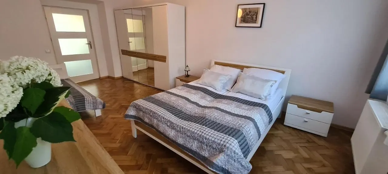 Apartament Zamkowa Street. *Wawel*Ice *Bulwary Wislane Apartment Krakow